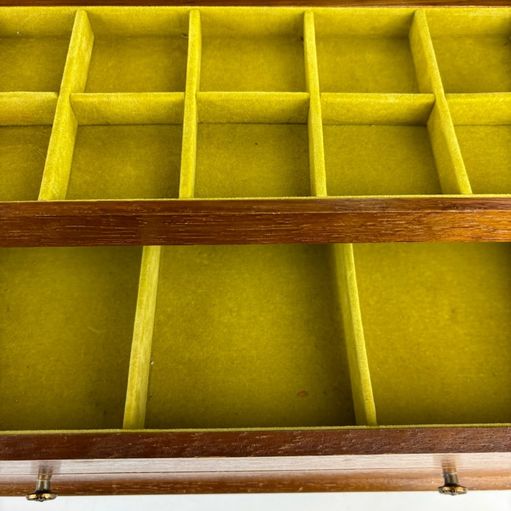 Vintage-MCM- Wooden Jewelry Box with-Chartreuse lining-1 drawer/lift top - Picture 8 of 15